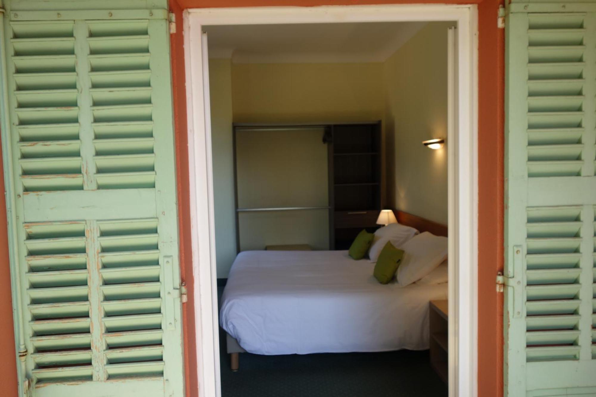 Hotel Le Prejoly Saint-Vallier-de-Thiey Rum bild