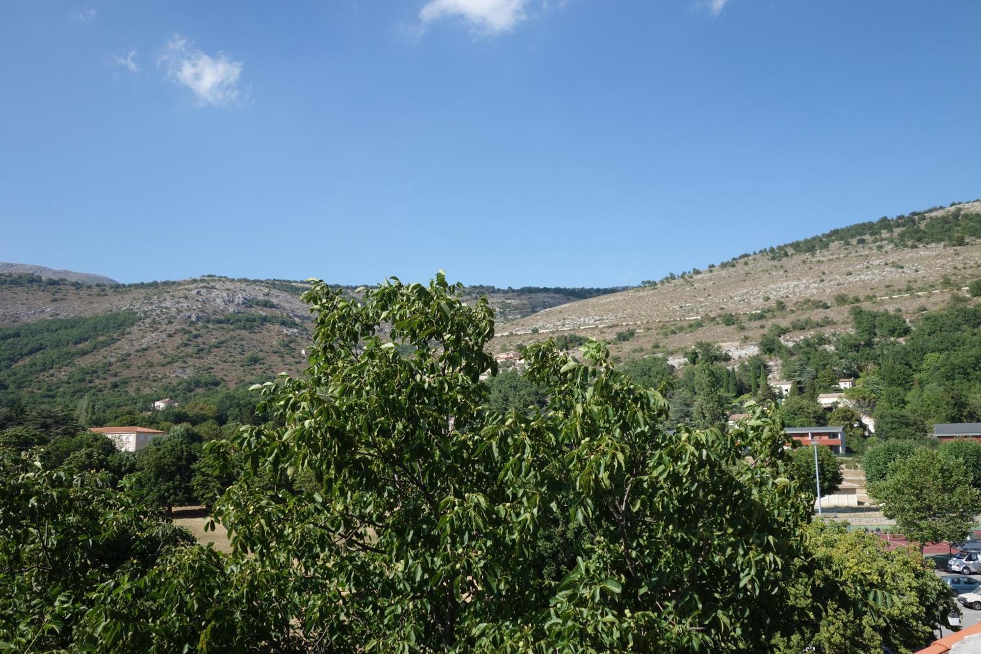 Hotel Le Prejoly Saint-Vallier-de-Thiey Rum bild