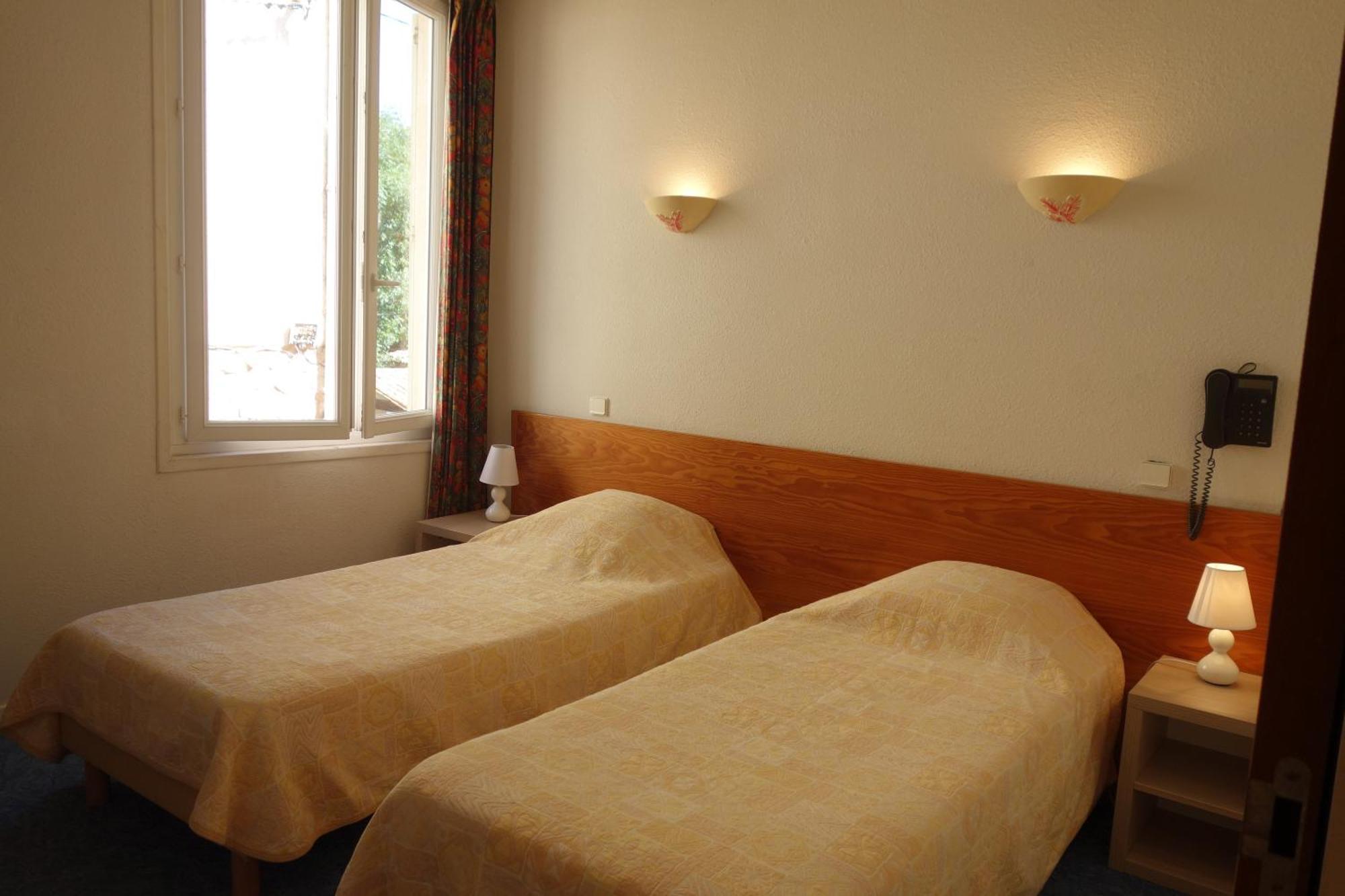 Hotel Le Prejoly Saint-Vallier-de-Thiey Rum bild