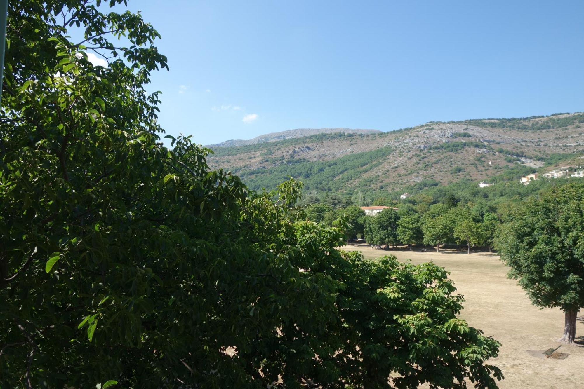 Hotel Le Prejoly Saint-Vallier-de-Thiey Rum bild