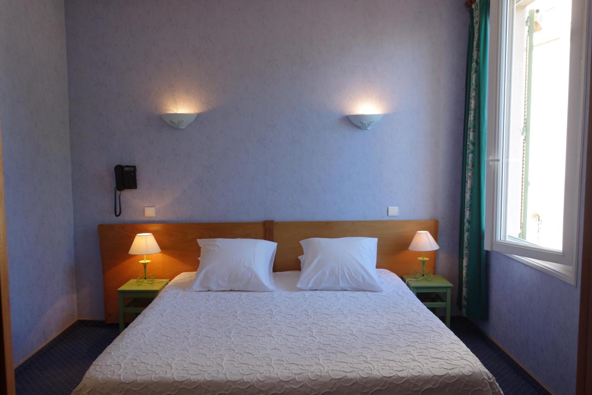 Hotel Le Prejoly Saint-Vallier-de-Thiey Rum bild