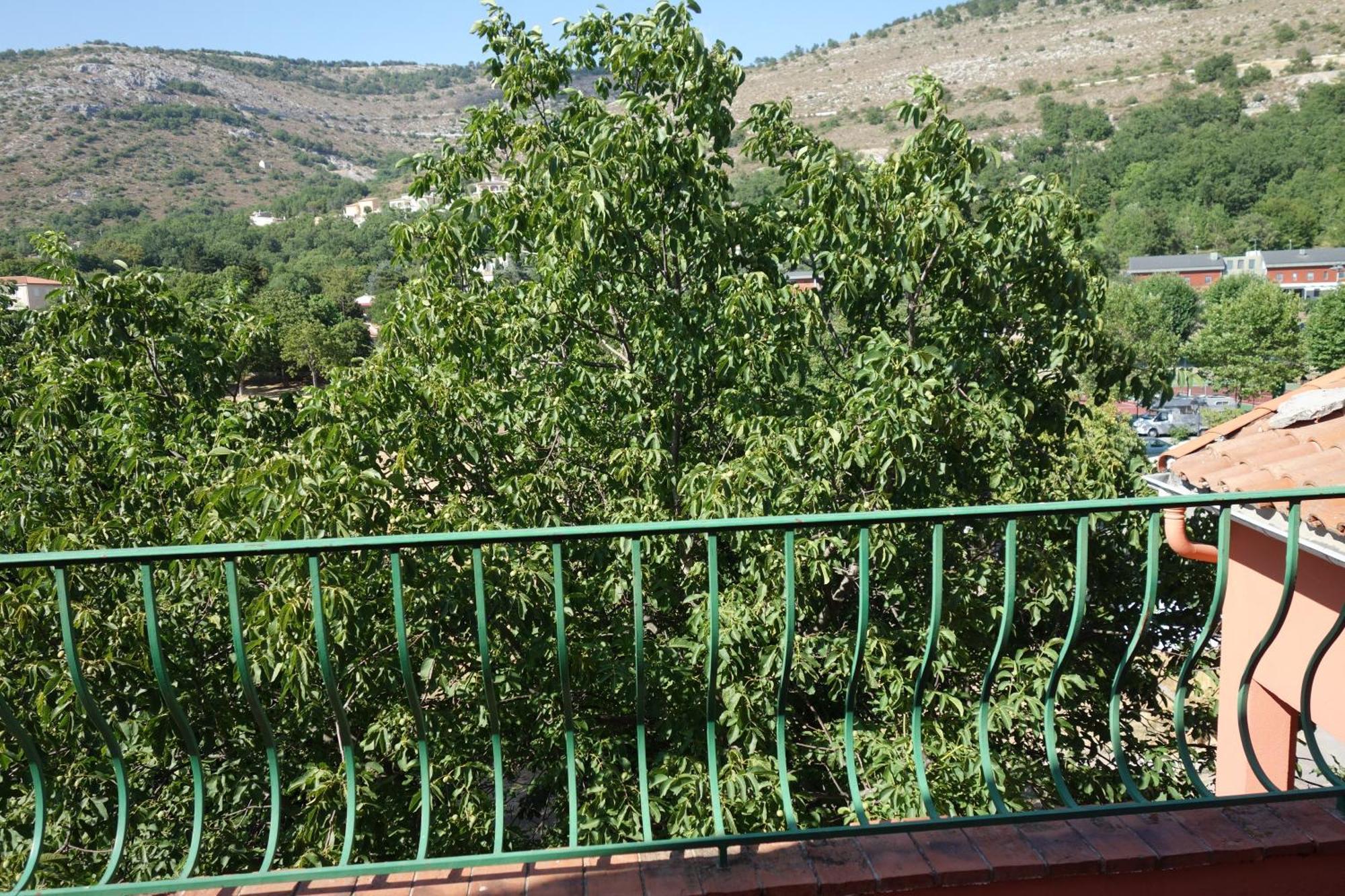 Hotel Le Prejoly Saint-Vallier-de-Thiey Rum bild