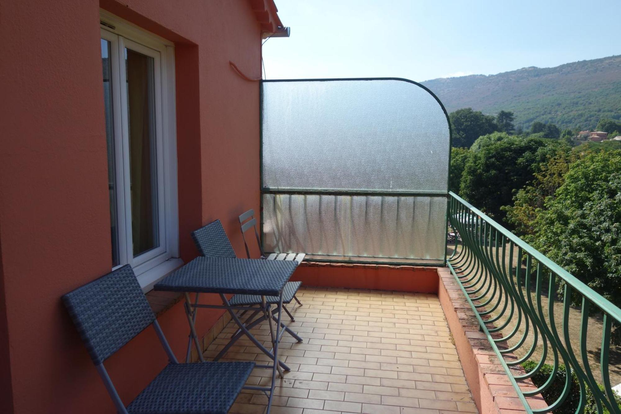 Hotel Le Prejoly Saint-Vallier-de-Thiey Rum bild